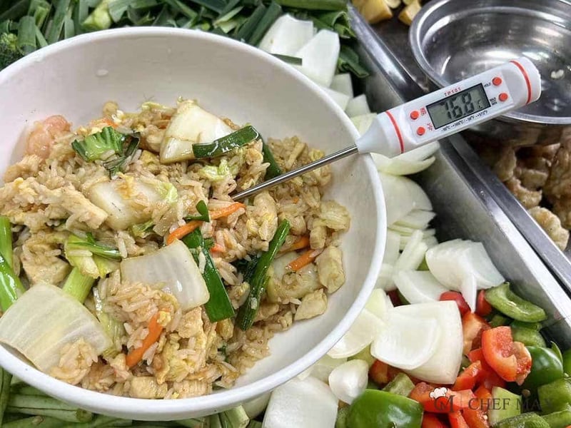 Fried rice finished with a cooking machine