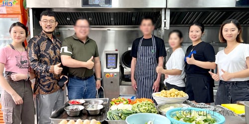 Chefmax personalizza una macchina di cottura completamente automatica per una catena di ristoranti