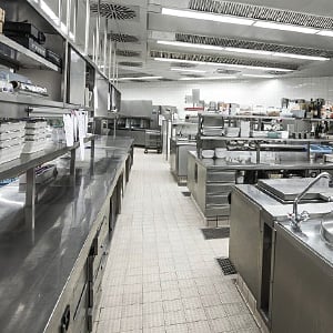 Efficient one-stop restaurant chain kitchen