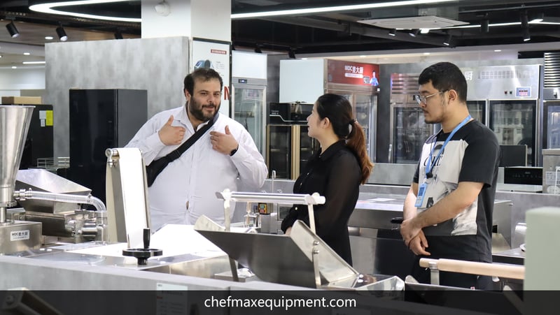 Chefmax communicates with customers about products