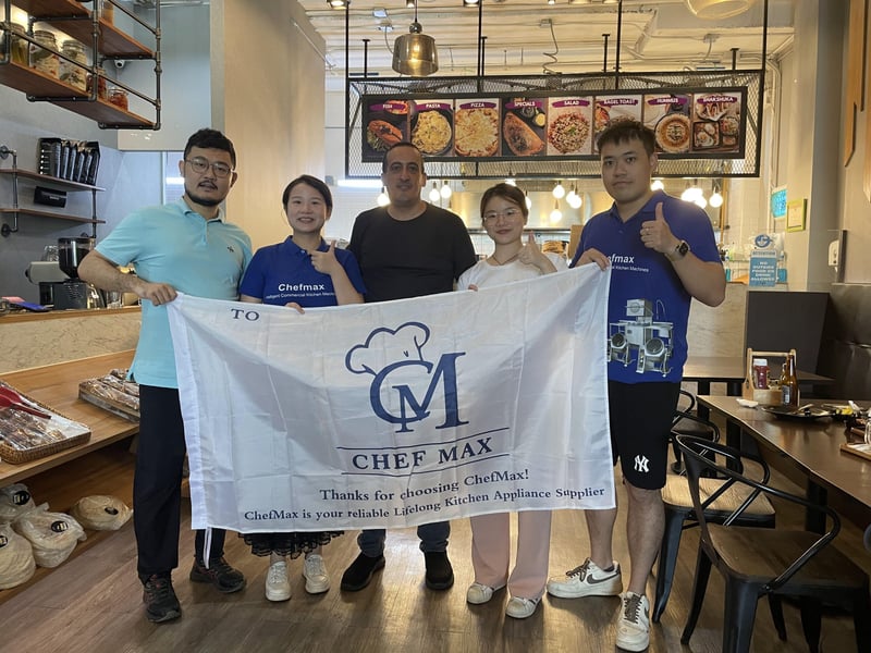 Chefmax with customer group photo