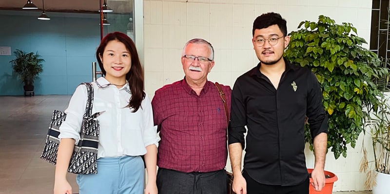 Un client saoudien visite l'usine d'équipements gaziers Chefmax