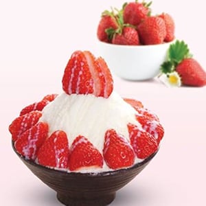 Strawberry bingsu dessert