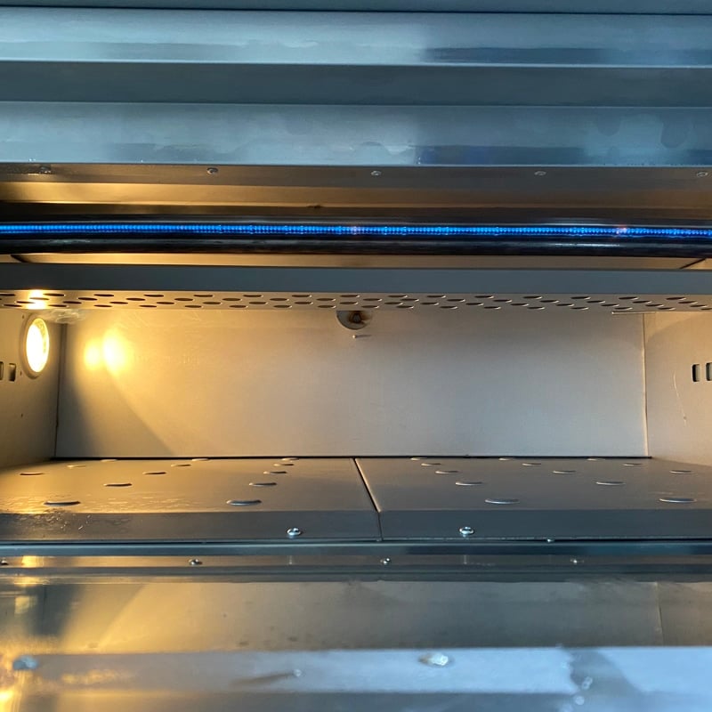 interior espacioso del horno de panadería comercial