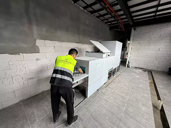 Lavavajillas de cinta transportadora