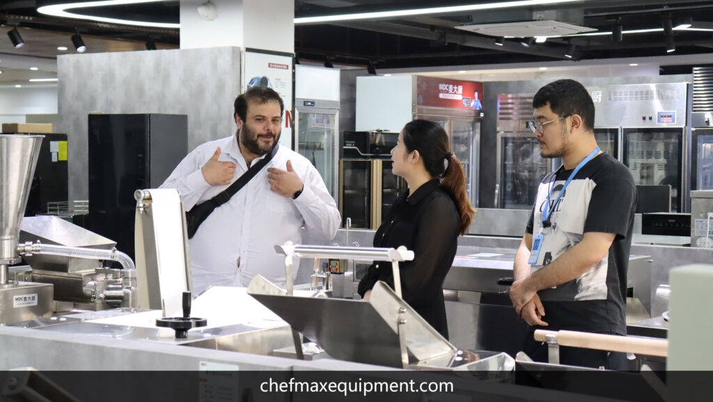 Chefmax communicates with customers about products