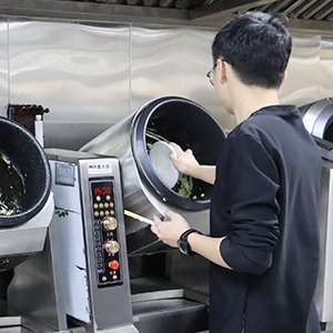 Vận hành máy nấu ăn